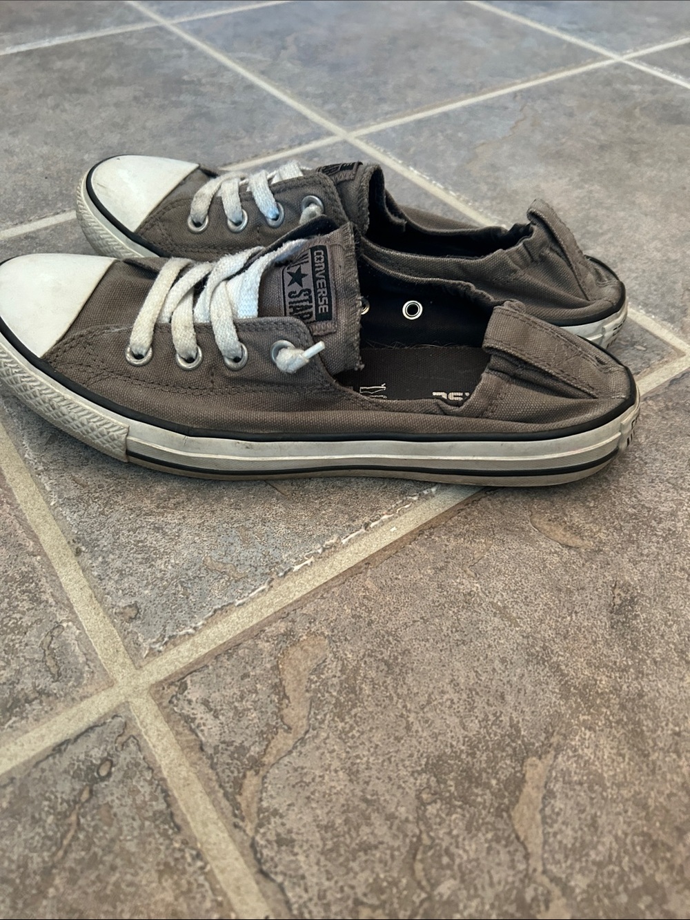 Converse women’s Low-Top Sneakers in Brown with White Trim - Picture 4 of 4